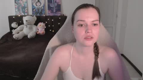 little__flowers online show from May 27, 8:11 am