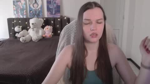 little__flowers online show from November 6, 8:09 am