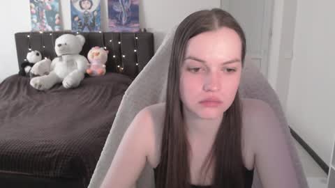 little__flowers online show from May 18, 8:20 am