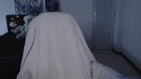 little__flowers online show from November 23, 7:00 am