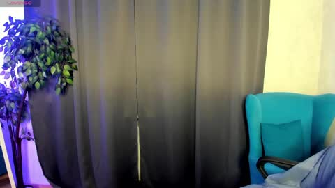 Isabel online show from May 9, 1:40 am