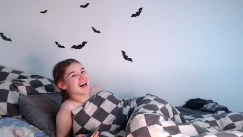 Alice.. online show from November 23, 10:06 am