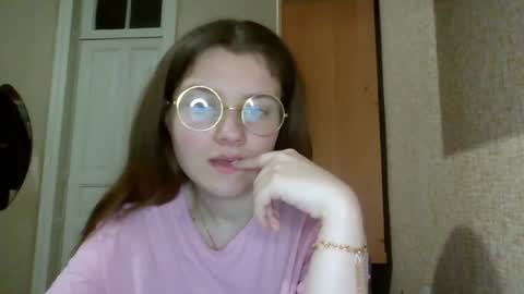 Snapshot of little_shygirl_ chatting on March 12, 1:47 am little_shygirl_ online show from March 12, 1:47 am