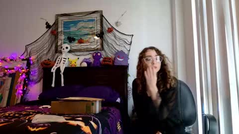 littledeathtrap online show from October 15, 6:32 pm