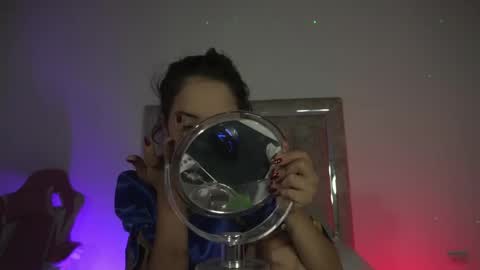 littlee_emma_ online show from May 26, 11:37 pm