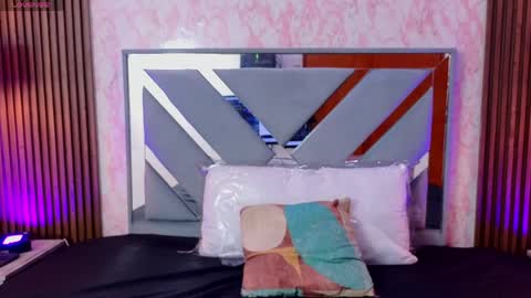Sara online show from May 25, 11:20 am
