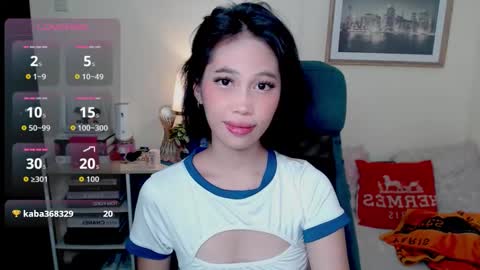 Avie online show from October 7, 5:06 pm