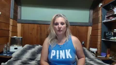 lisanixs online show from May 26, 1:27 am