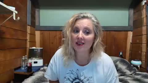 lisanixs online show from May 23, 2:32 am
