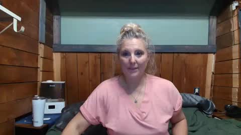 lisanixs online show from May 14, 7:30 pm