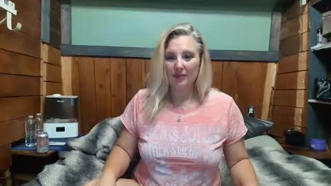 lisanixs online show from May 18, 2:43 am