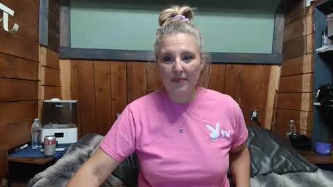 lisanixs online show from May 17, 2:33 am