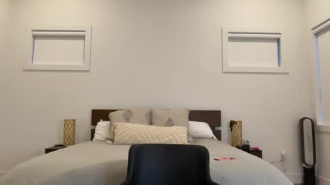 Mia online show from December 22, 12:25 am