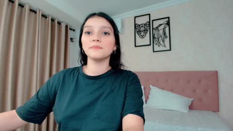 Sarahs Room online show from January 24, 3:11 am