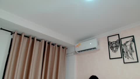 Sarahs Room online show from January 4, 4:01 am