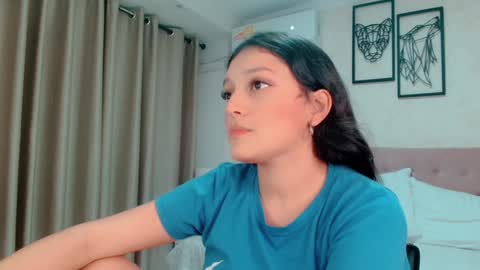 Sarahs Room online show from December 18, 11:40 pm