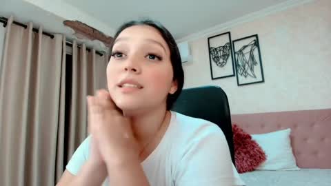 Sarahs Room online show from April 5, 10:53 pm