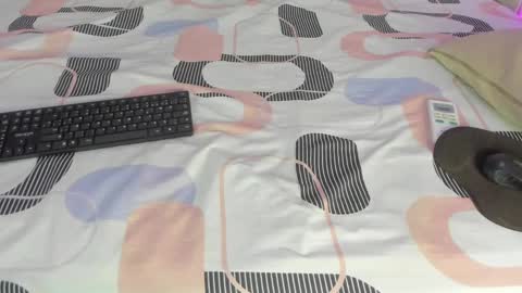 Snapshot of littleoliviia_ chatting on December 11, 12:55 pm im olivia IG littleolivia01 online show from December 11, 12:55 pm