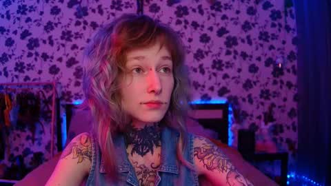 Niki  free tg channel with some photos gifs and info about streams  online show from October 8, 1:48 pm