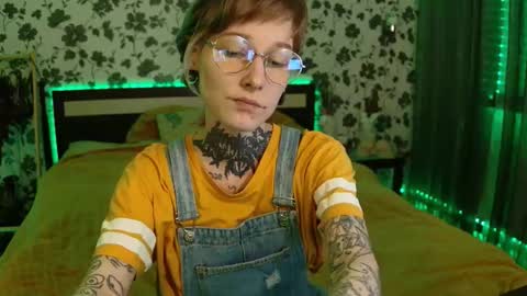 Niki  free tg channel with some photos gifs and info about streams  online show from October 13, 3:04 pm