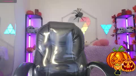 littlevixen18 online show from October 20, 2:09 pm