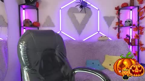 littlevixen18 online show from October 30, 6:53 pm