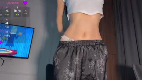 liuli_flower online show from April 2, 5:10 pm