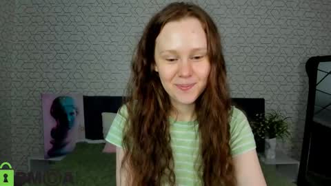 livelyluna online show from September 25, 11:42 am