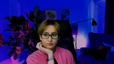 LixeLuna online show from April 6, 6:25 am