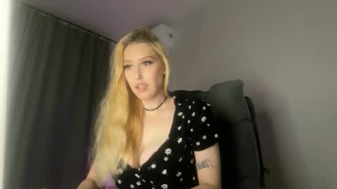 Liya Ray online show from October 7, 4:33 pm