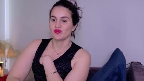 Snapshot of liz_devine chatting on October 7, 4:44 pm liz online show from October 7, 4:44 pm