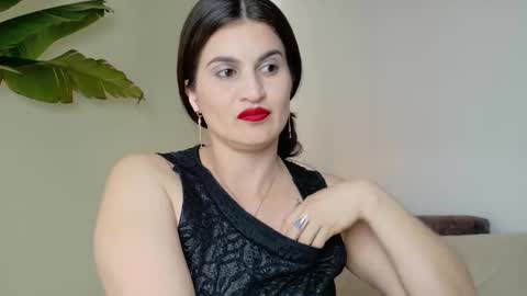 liz online show from October 25, 6:15 pm