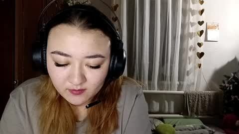 Molly online show from March 31, 5:35 pm