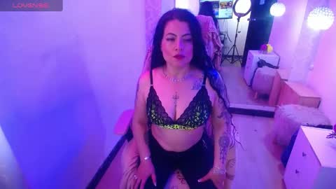 Snapshot of lizha_milf chatting on February 6, 1:32 pm Lizha online show from February 6, 1:32 pm