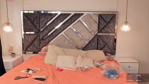 Snapshot of lizha_milf chatting on September 27, 8:05 pm Lizha online show from September 27, 8:05 pm