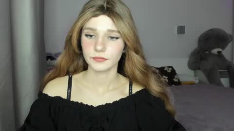 lizza_a online show from April 7, 8:11 pm