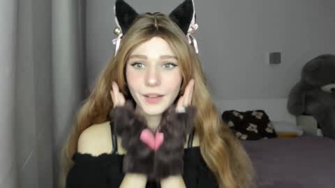 lizza_a online show from April 9, 5:18 pm