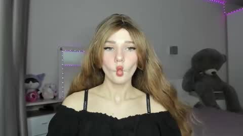 lizza_a online show from March 28, 5:56 pm