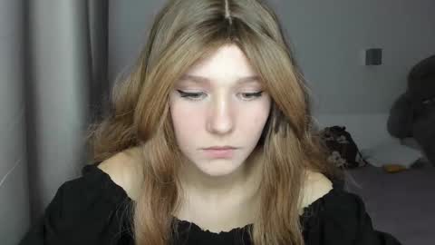 lizza_a online show from March 25, 8:45 pm