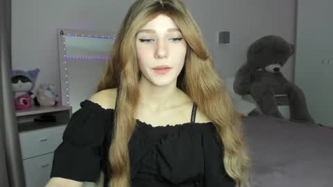 lizza_a online show from March 31, 5:24 pm