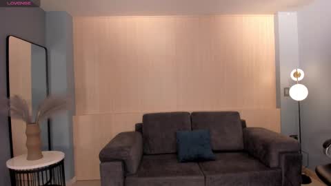 Lizzi  online show from March 2, 6:13 pm