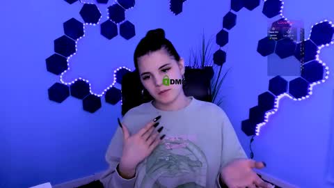 lizzie_boom online show from April 10, 7:09 pm