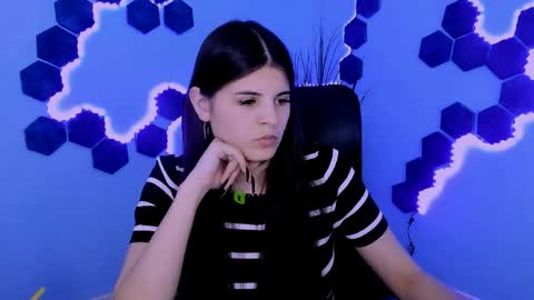 lizzie_boom online show from April 7, 7:05 pm