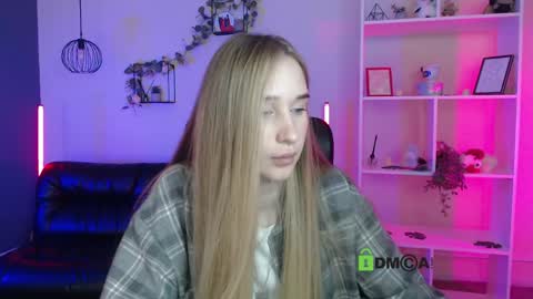 lizzie_boom online show from May 11, 2:45 pm
