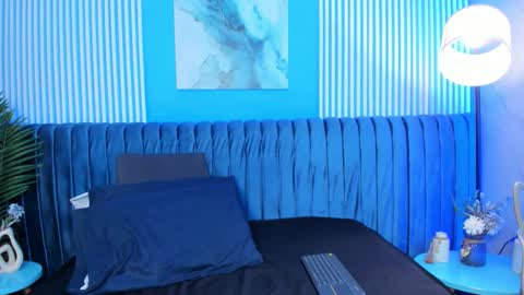 Lizzie Evan online show from September 18, 12:15 pm