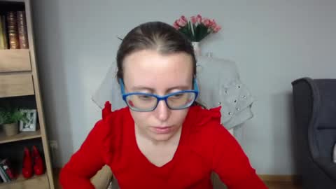 Lizzy online show from May 18, 4:18 am