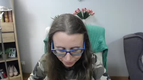 Lizzy online show from May 13, 5:13 am
