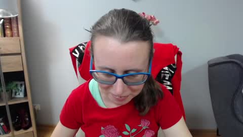 Lizzy online show from May 5, 6:27 am