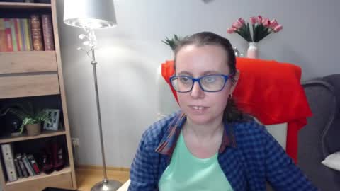 Lizzy online show from March 6, 7:58 am