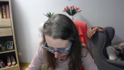 Lizzy online show from May 19, 4:30 am